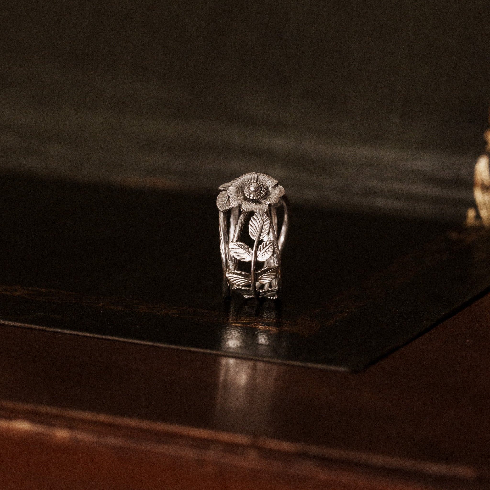 The Botanical Unicum Vol. II __ Manchu Rose [ HK SIZE 13 ]