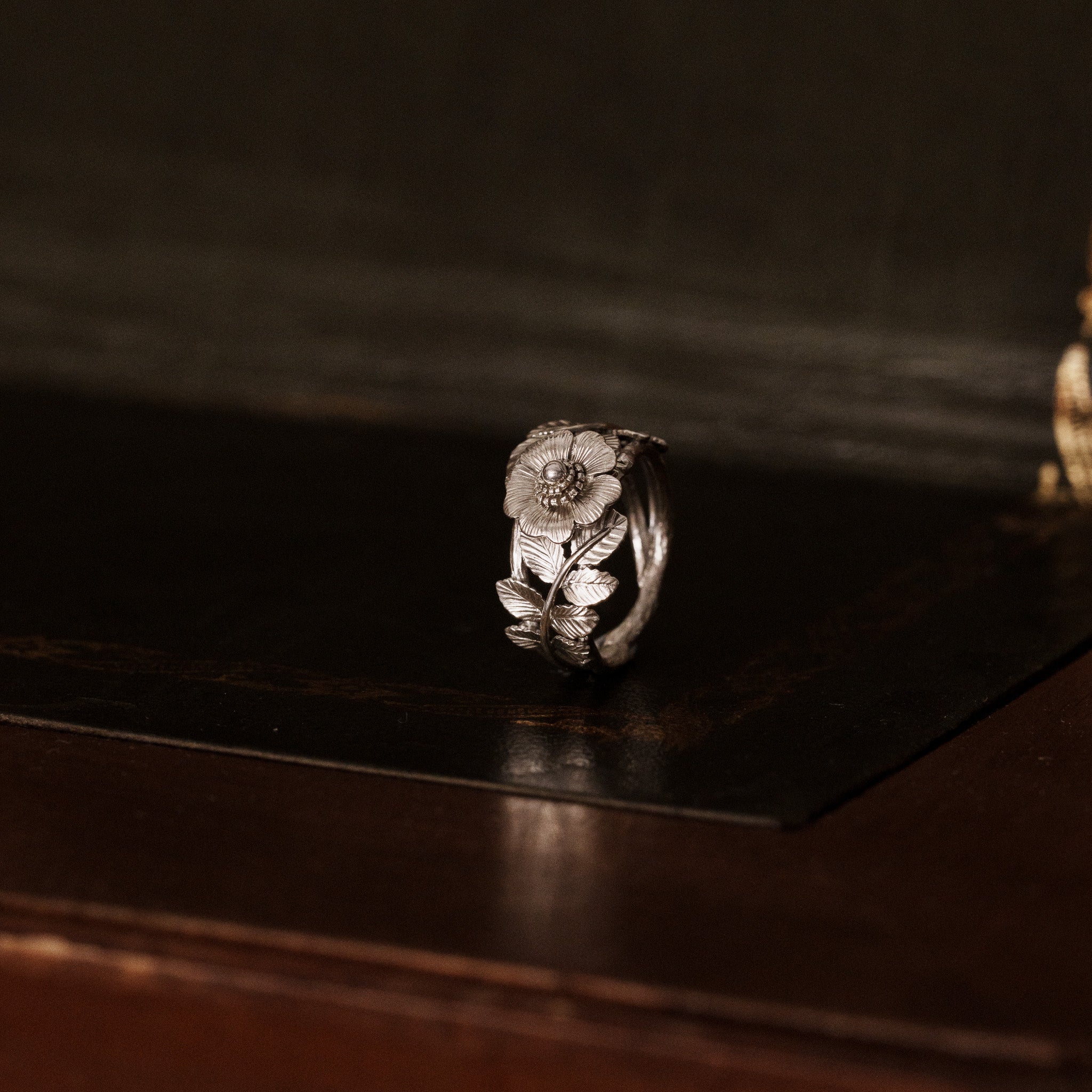 The Botanical Unicum Vol. II __ Manchu Rose [ HK SIZE 11 ]