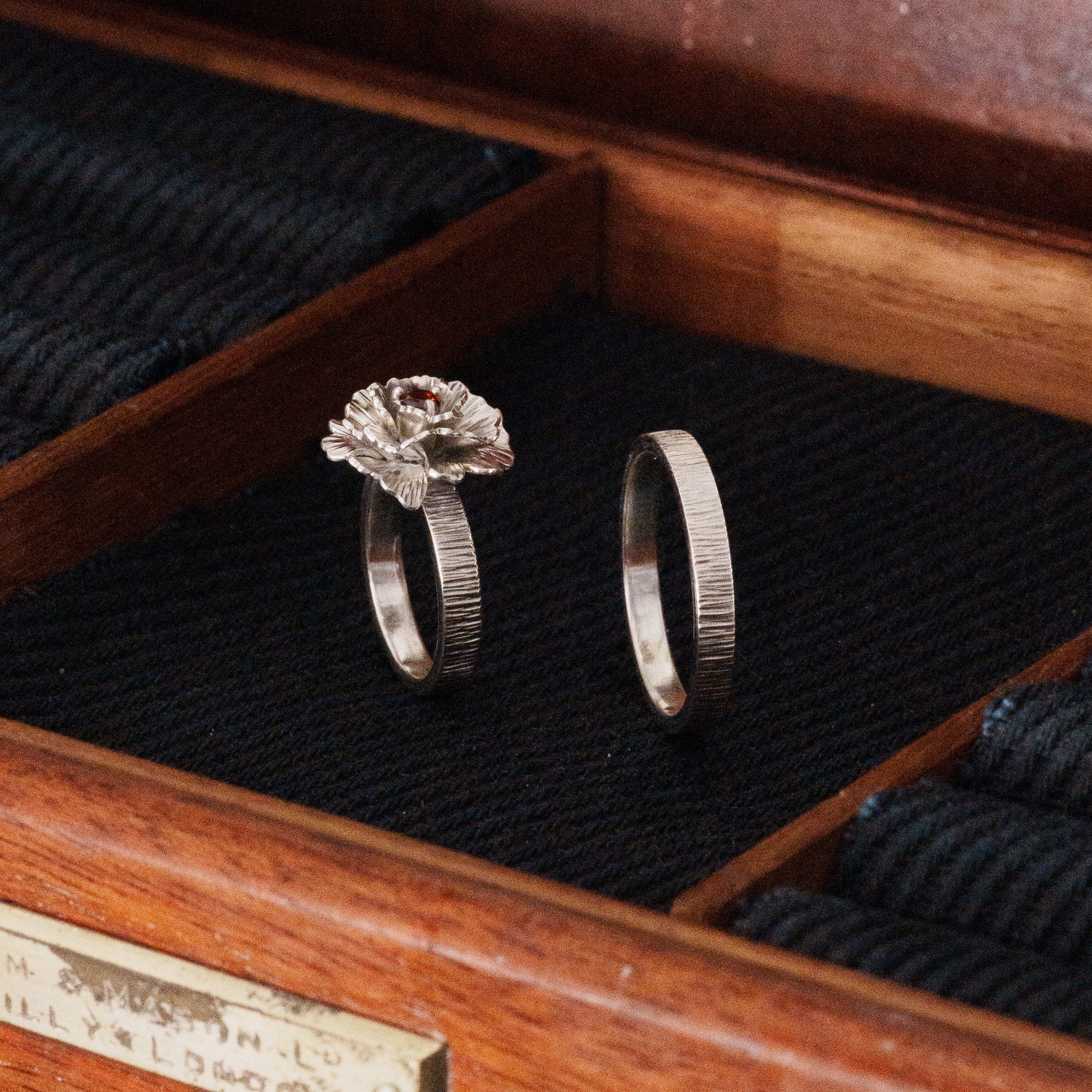 The Couple Session __ 1 x birth flower ring with 1 x classic band ( 3 hours RING MAKING )