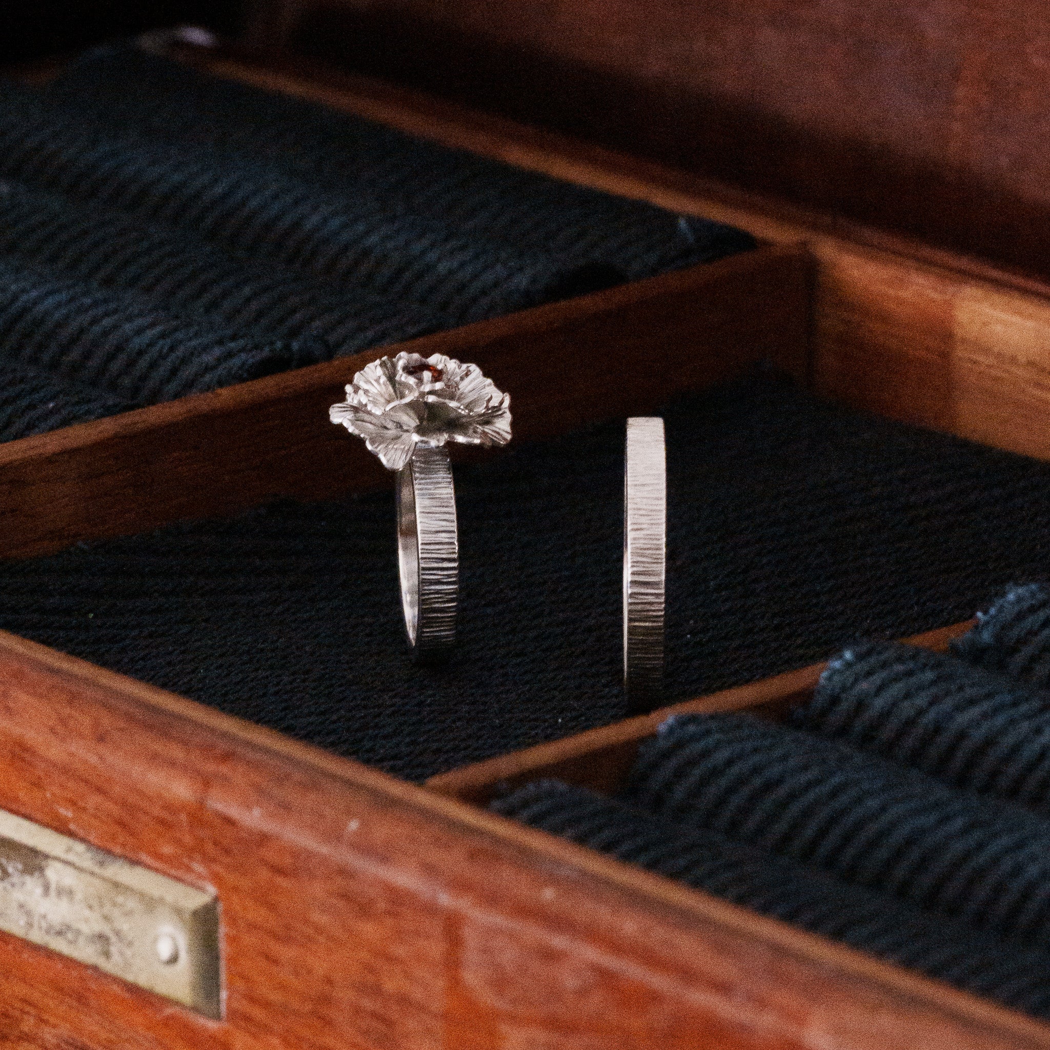 The Couple Session __ 1 x birth flower ring with 1 x classic band ( 3 hours RING MAKING )