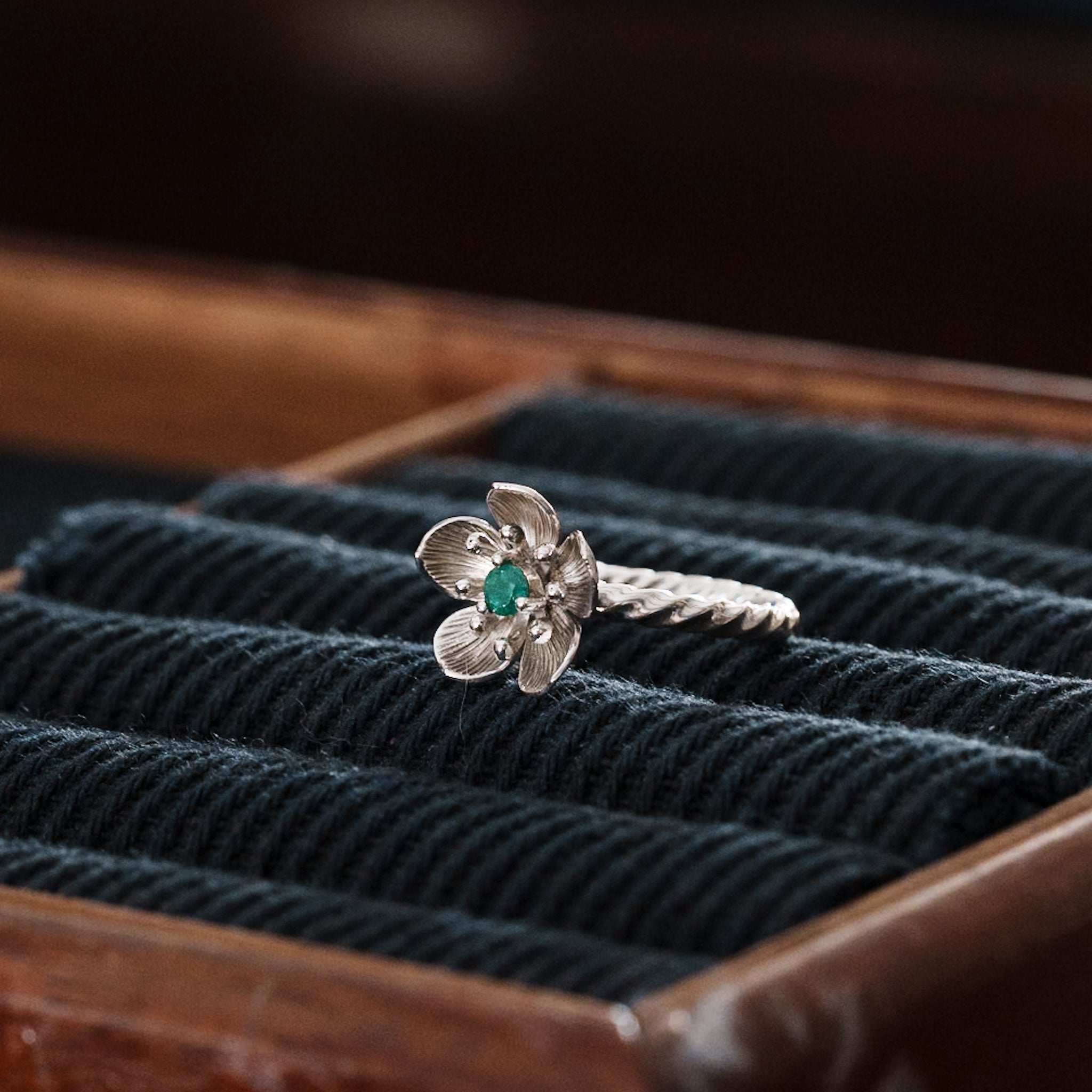 say happy birthday __ May . Hawthorn ( 3 hours RING MAKING )
